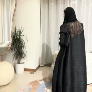 عباية إسلامية سوداء بسيطة للركاب موضة مطوي فضفاض طويل خندق معطف سترة 2024 خريف جديد